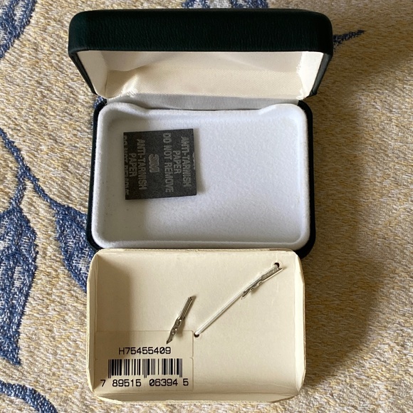 Small Plain Gold Electroplate Oval Keyring - Picture 12 of 16